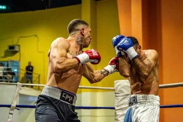 heavyweight boxing match